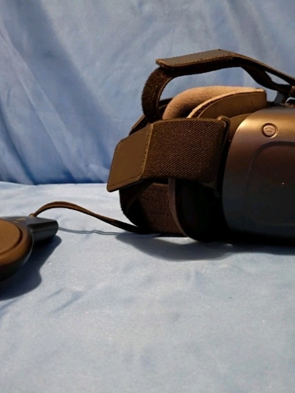 Samsung Gear VR Black Plastic Smartphone VR Headset with Controller for Oculus - Picture 5 of 5